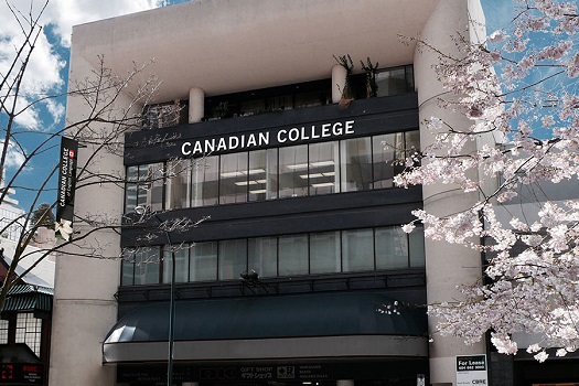 Canadian College
加拿大學院